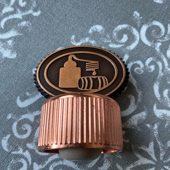 Tito’s 25th Anniversary Bottle Stopper New in box - Picture 2 of 5
